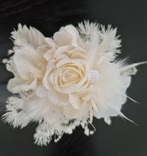 Load image into Gallery viewer, Boho preserved flowers pearl bracelet corsage – wedding / school formal