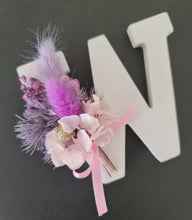 Load image into Gallery viewer, Preserved Everlasting flowers letter W - 10cm – Purple, Pink, white & gold