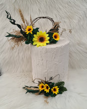 Load image into Gallery viewer, Sunflower cake topper x 2