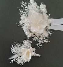 Load image into Gallery viewer, Boho off white w silver preserved flowers corsage & buttonhole – school formal