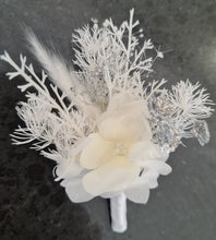 Load image into Gallery viewer, Boho off white w silver preserved flowers corsage & buttonhole – school formal