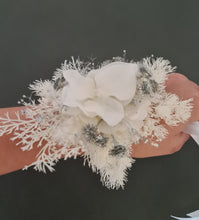 Load image into Gallery viewer, Boho off white w silver preserved flowers corsage & buttonhole – school formal