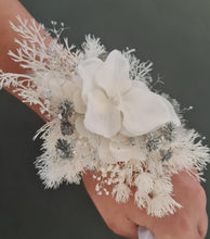 Load image into Gallery viewer, Boho off white w silver preserved flowers corsage & buttonhole – school formal