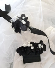 Load image into Gallery viewer, Black & white everlasting flowers corsage & pocket flowers – wedding / school formal