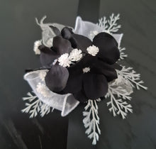 Load image into Gallery viewer, Black & white everlasting flowers corsage & pocket flowers – wedding / school formal