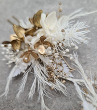 Load image into Gallery viewer, Preserved flowers bobby pin large x 3 nude & champagne gold
