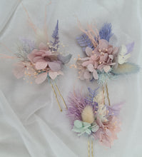 Load image into Gallery viewer, Preserved flowers bobby pin large x 3 nude & pastel violet, blue, pink, purple