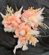 Load image into Gallery viewer, Preserved flowers bobby pin large x 3 blush peach