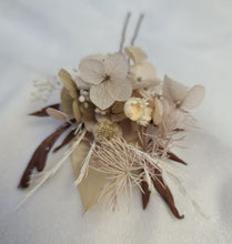 Load image into Gallery viewer, Preserved flowers bobby pin large x 3 nude & brown