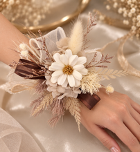 Load image into Gallery viewer, Boho Daisy preserved flowers corsage & boutonniere set - School formal, prom, graduation, wedding