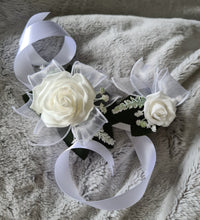 Load image into Gallery viewer, Green & white corsage & buttonhole set Style 1 - School formal, prom, graduation, wedding