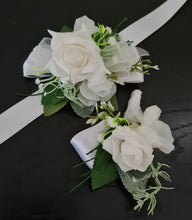 Load image into Gallery viewer, Green & white corsage & buttonhole set Style 2 - School formal, prom, graduation, wedding
