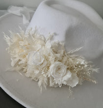 Load image into Gallery viewer, Elegant Boho preserved flowers peony wedding hat attachment