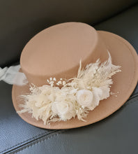 Load image into Gallery viewer, Elegant Boho preserved flowers peony wedding hat attachment
