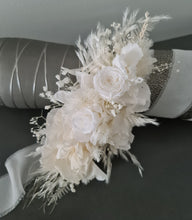 Load image into Gallery viewer, Elegant Boho preserved flowers peony wedding hat attachment