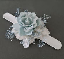 Load image into Gallery viewer, Light blue & white preserved flowers snap lock corsage AB2041 - School formal, prom, graduation