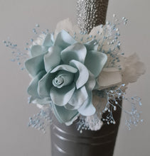 Load image into Gallery viewer, Light blue & white preserved flowers snap lock corsage AB2041 - School formal, prom, graduation