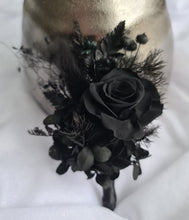 Load image into Gallery viewer, Preserved tea rose & preserved flowers black buttonhole / Boutonnière - AB2067