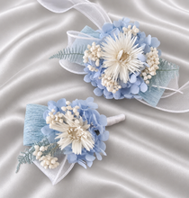 Load image into Gallery viewer, Blue & white preserved flowers corsage & buttonhole AB2157 - School formal, prom, graduation