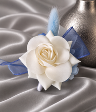 Load image into Gallery viewer, Shades of blue & white everlasting flowers corsage & buttonhole AB2161 - School formal, prom, graduation