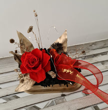 Load image into Gallery viewer, Preserved flowers in red, black & champagne gold w lights – AB2194