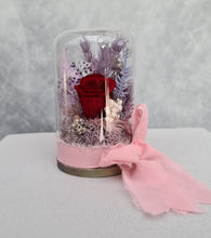 Load image into Gallery viewer, Mini glass flower dome w mini preserved burgundy rose – AB2196