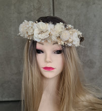 Load image into Gallery viewer, Boho style Everlasting preserved flowers crown / dog collar