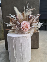 Load image into Gallery viewer, Everlasting flowers cake topper - blush