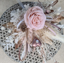 Load image into Gallery viewer, Everlasting flowers cake topper - blush