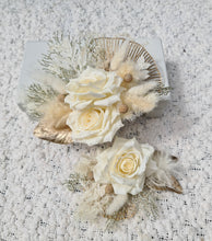 Load image into Gallery viewer, Everlasting flowers cake topper x 2 – off white