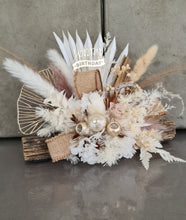 Load image into Gallery viewer, Boho Everlasting flowers on wood log