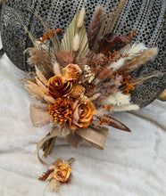 Load image into Gallery viewer, Elopement set - Rustic style bridal bouquet & buttonhole