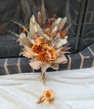 Load image into Gallery viewer, Elopement set - Rustic style bridal bouquet & buttonhole
