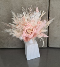 Load image into Gallery viewer, Everlasting preserved flowers cake topper in blush