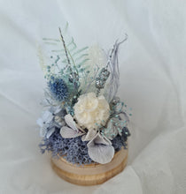 Load image into Gallery viewer, Preserved everlasting flowers baby glass dome - Blue