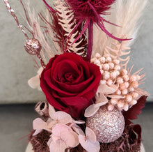 Load image into Gallery viewer, Preserved everlasting flowers baby glass dome - Pink & burgundy