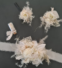 Load image into Gallery viewer, Boho flowers School prom set – corsage, buttonhole & hair pin