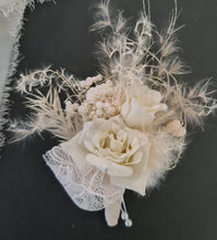 Load image into Gallery viewer, Boho flowers School prom set – corsage, buttonhole & hair pin