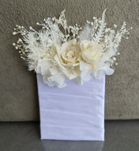 Load image into Gallery viewer, Groom's Preserved pocket flowers – White / Off white