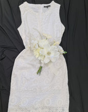 Load image into Gallery viewer, White bridal bouquet & buttonhole – Elopement set