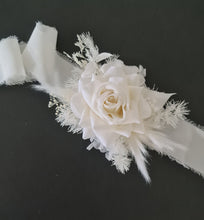 Load image into Gallery viewer, School formal corsage - preserved flowers - white