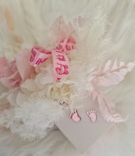 Load image into Gallery viewer, Personalised Baby girl preserved flowers with pastel pink preserved rose