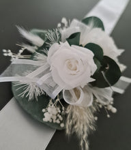 Load image into Gallery viewer, Preserved flowers School formal / wedding corsage white & green
