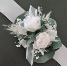 Load image into Gallery viewer, Preserved flowers School formal / wedding corsage white & green