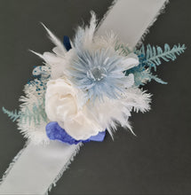 Load image into Gallery viewer, Preserved flowers Blue & white School prom set – corsage & buttonhole