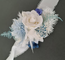 Load image into Gallery viewer, Preserved flowers Blue & white School prom set – corsage & buttonhole