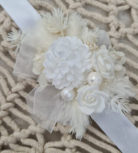 Load image into Gallery viewer, Everlasting flowers white corsage w glitter beads - School formal / Wedding