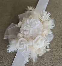 Load image into Gallery viewer, Everlasting flowers white corsage w glitter beads - School formal / Wedding