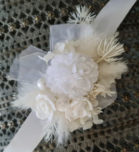 Load image into Gallery viewer, Everlasting flowers white corsage w glitter beads - School formal / Wedding