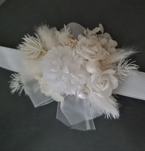 Load image into Gallery viewer, Everlasting flowers white corsage w glitter beads - School formal / Wedding